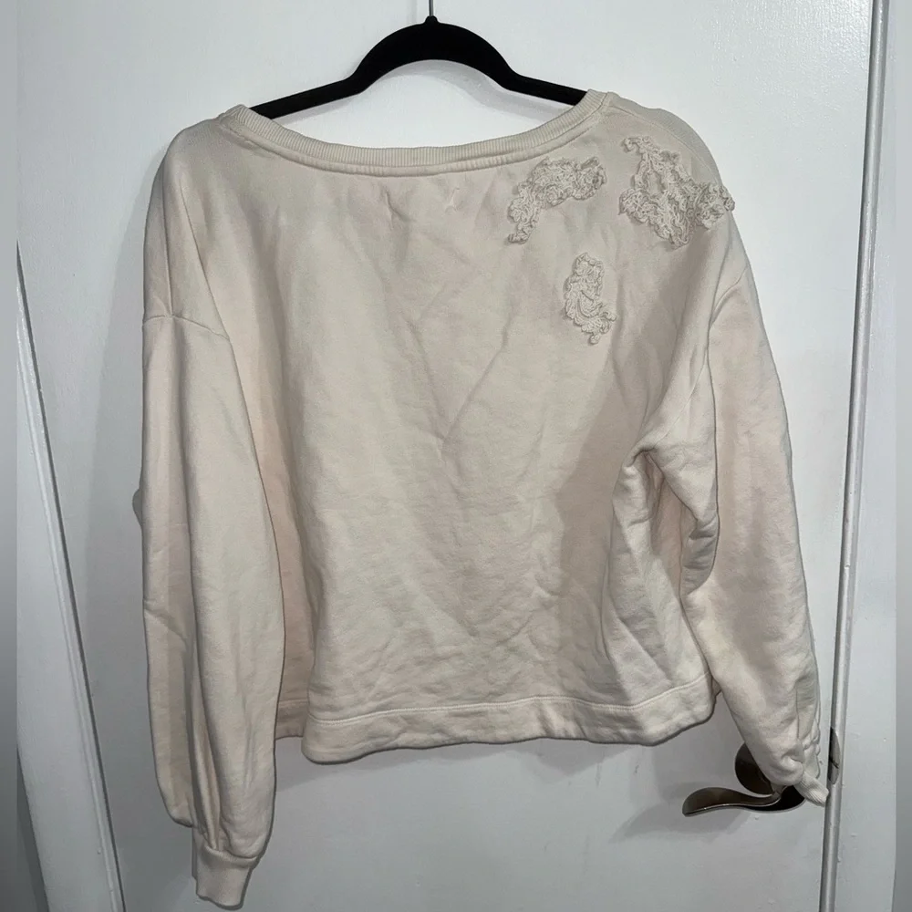 Anthropologie Crochet Appliqué Pullover Sweatshirt in Ivory Size Small